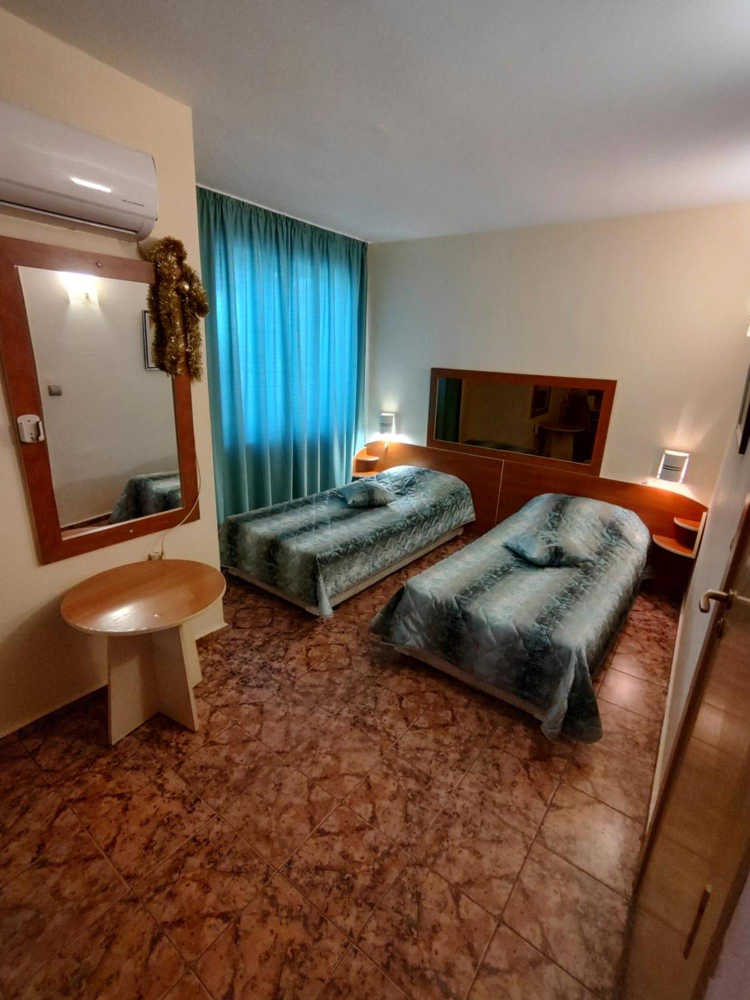 Hotel Color فارنا الغرفة الصورة